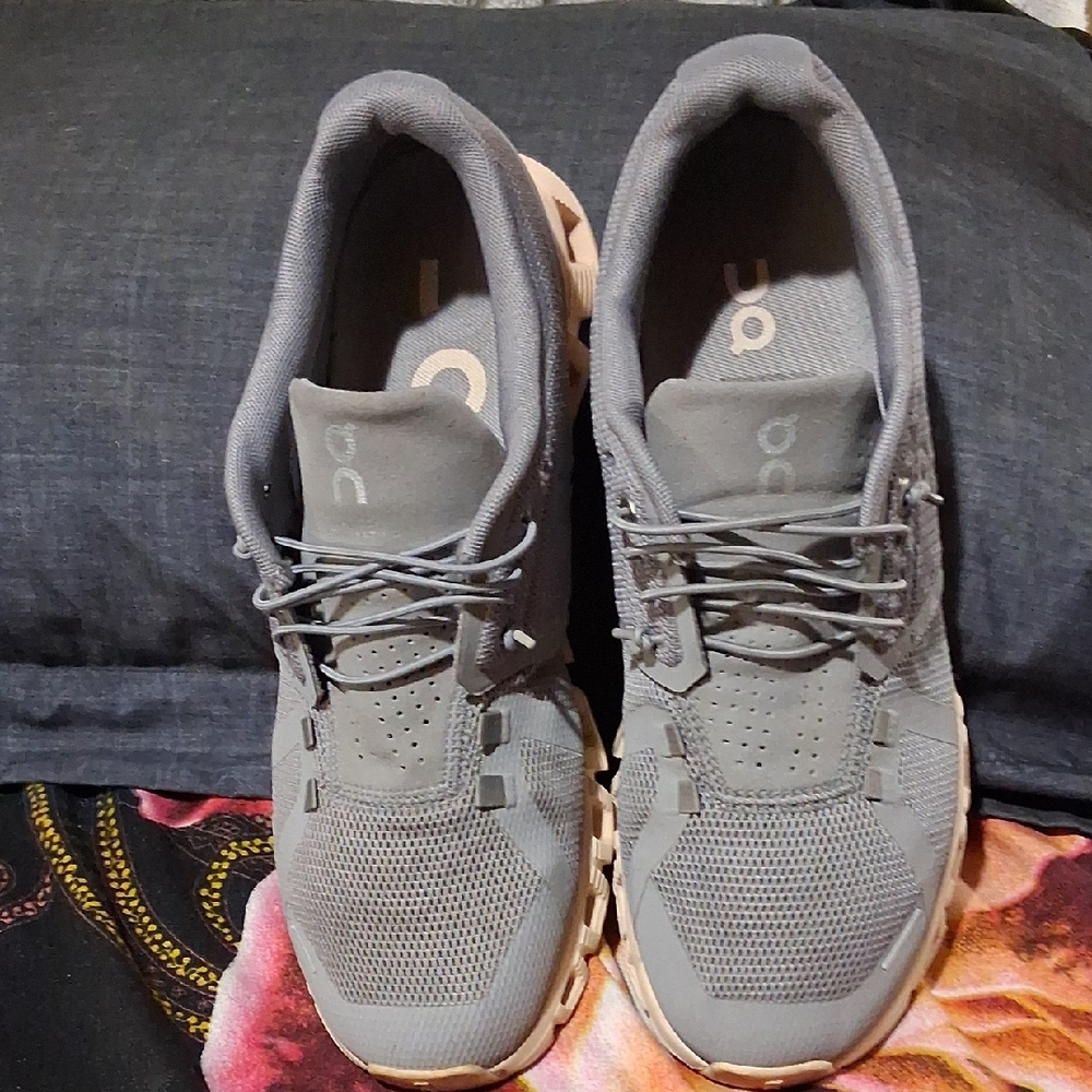 On Cloud Gray Athletic Sneakers with Beige Soles